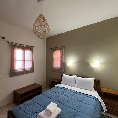 Voula Pansion Hotel Kardhamili Buitenkant foto