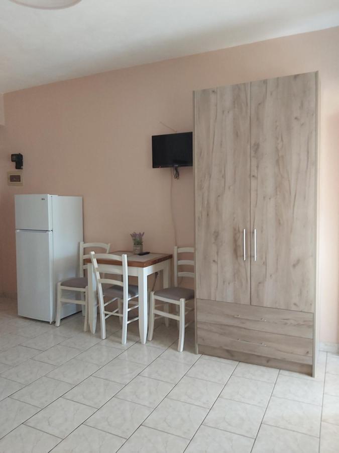 Voula Pansion Hotel Kardhamili Buitenkant foto