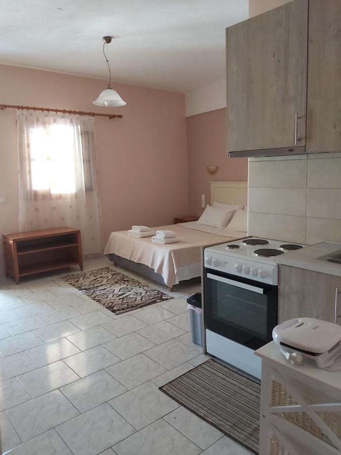 Voula Pansion Hotel Kardhamili Buitenkant foto