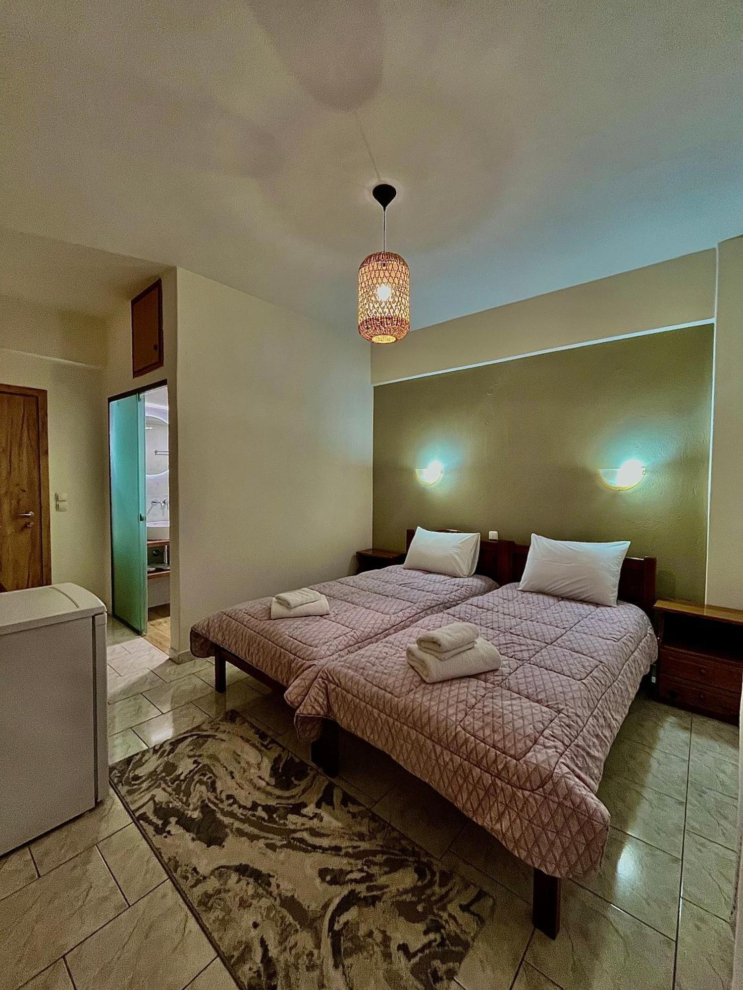 Voula Pansion Hotel Kardhamili Buitenkant foto