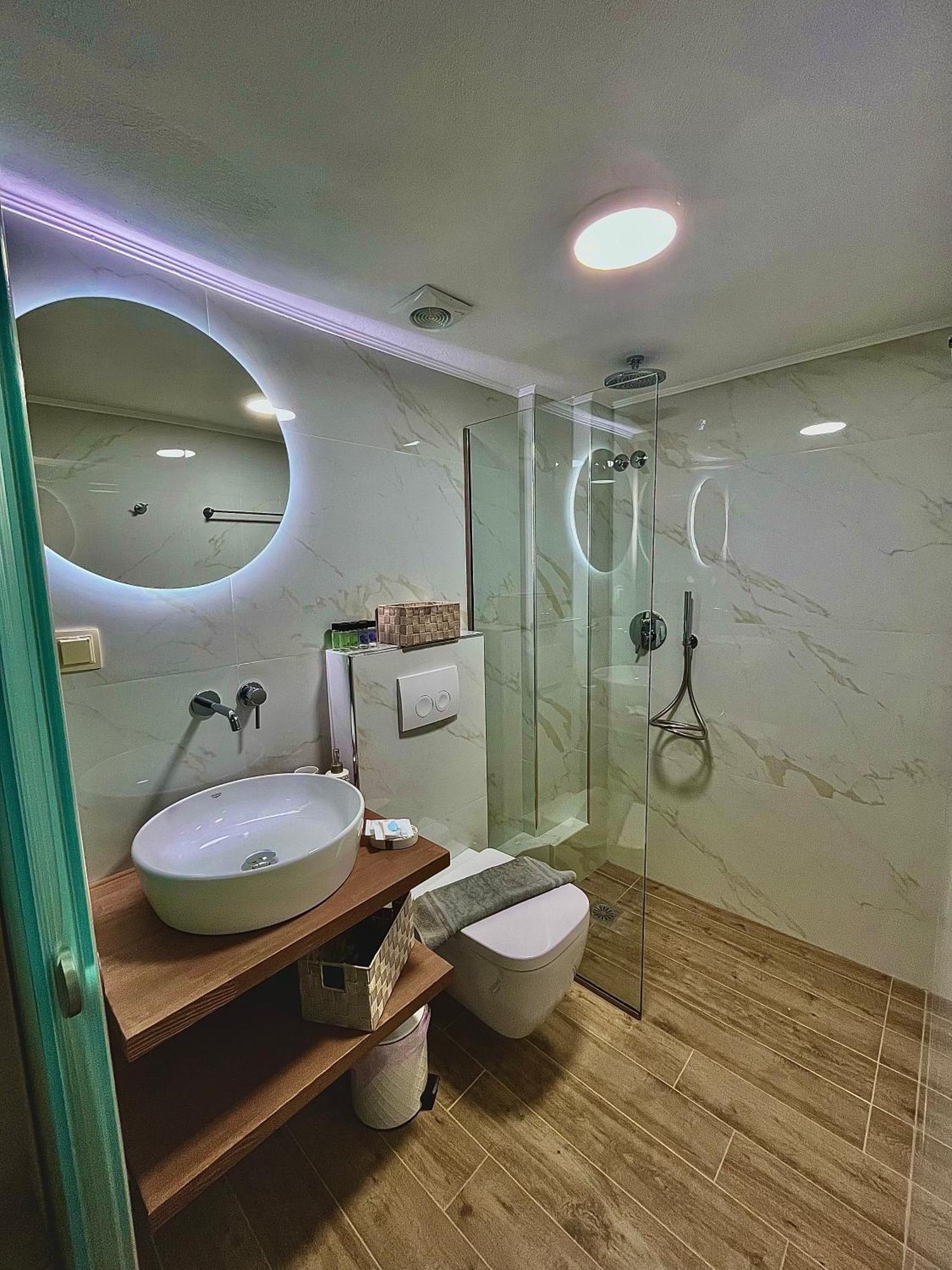 Voula Pansion Hotel Kardhamili Buitenkant foto